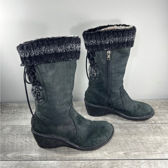UGG 1936 Skylair Black Leather Wedge Heel Sheepskin Lined Womens Boots Size 9 - Picture 1 of 9
